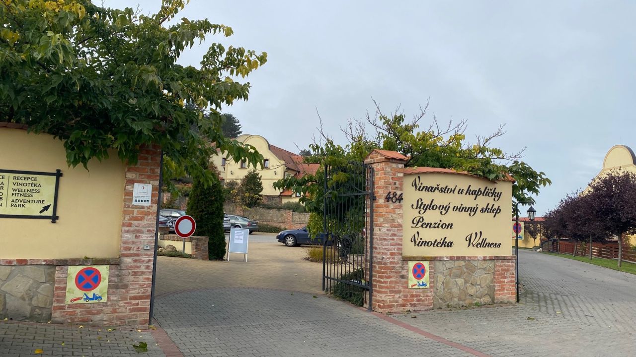 Kosilo in ogled  s pokušino vin v vinariji U Kapličky v kraju Zaječi.