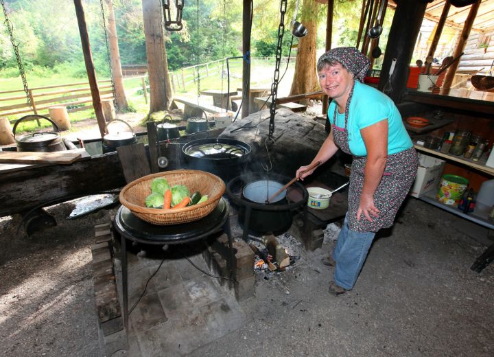 BRUNARICA PRI INGOTU