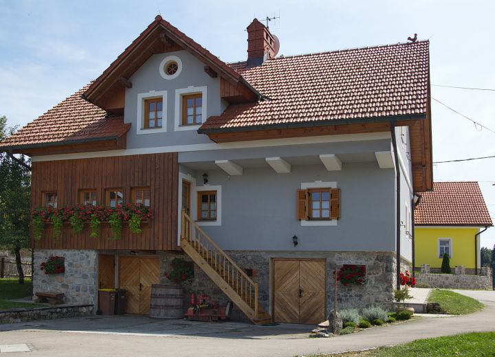 PRI PAPEŽEVIH