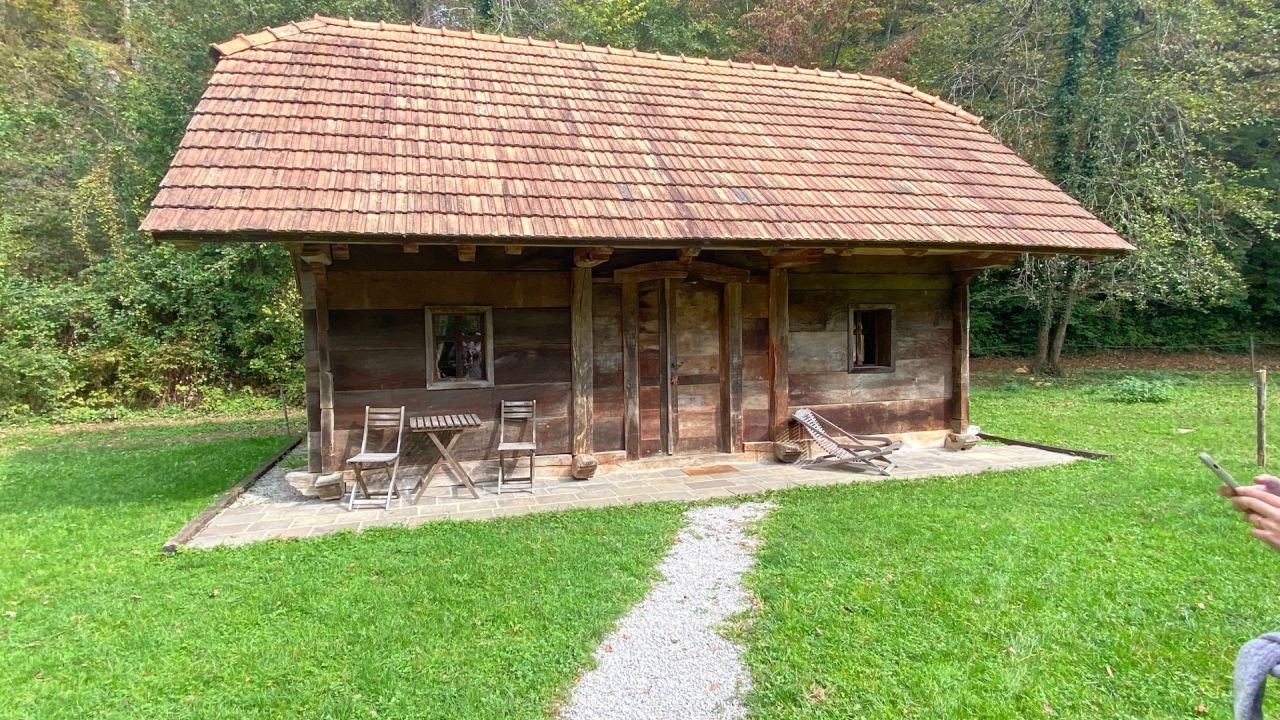 Kašča za dva, za romantični odklop v naravi in miru na kmetiji Šeruga.