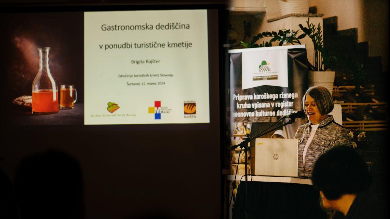 Brigita Rajšter, muzejska svetnica, je predstavila gastronomsko dediščino v ponudbi turistične kmetije.