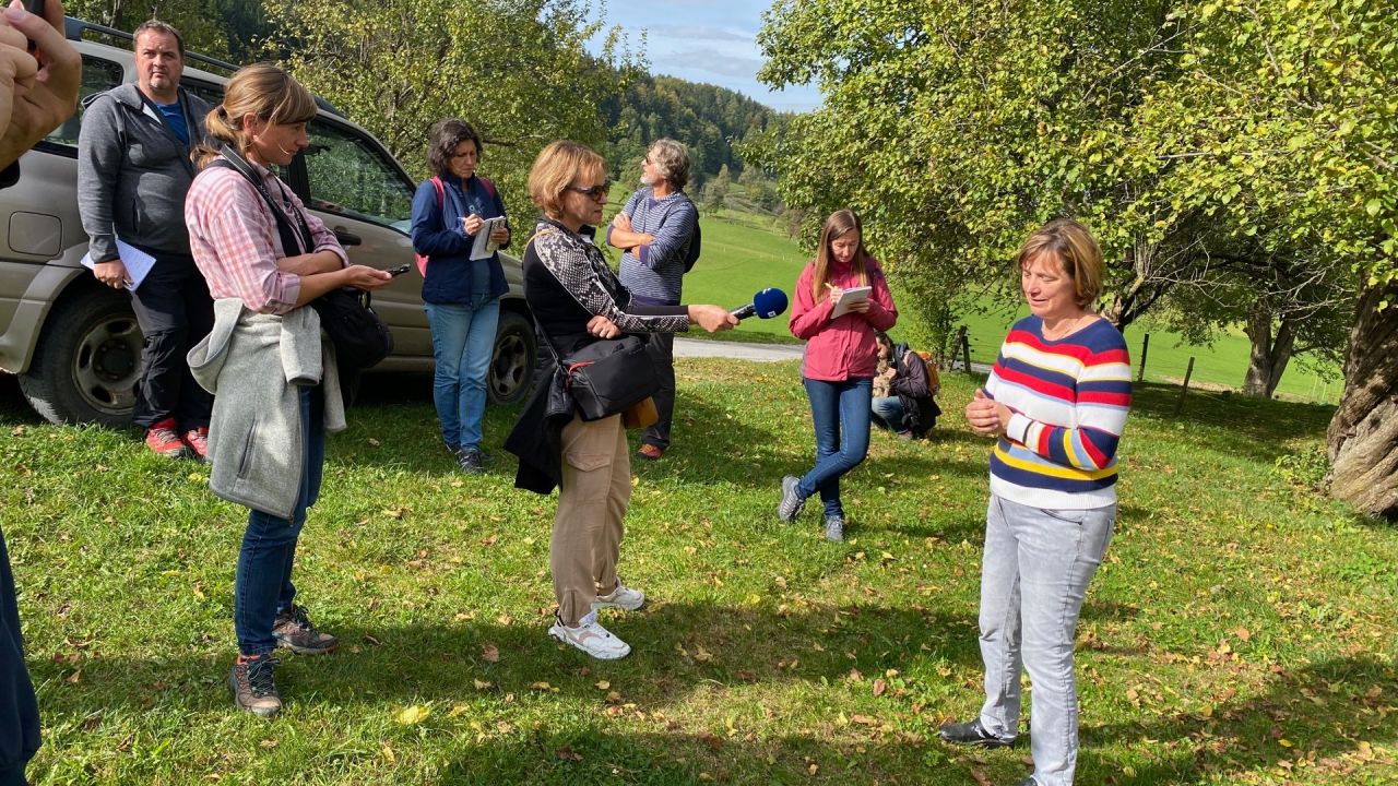 Gostiteljica Breda Dušak je predstavila zgodbo o začetkih in ponudbo turistične kmetije Ravnjak 
