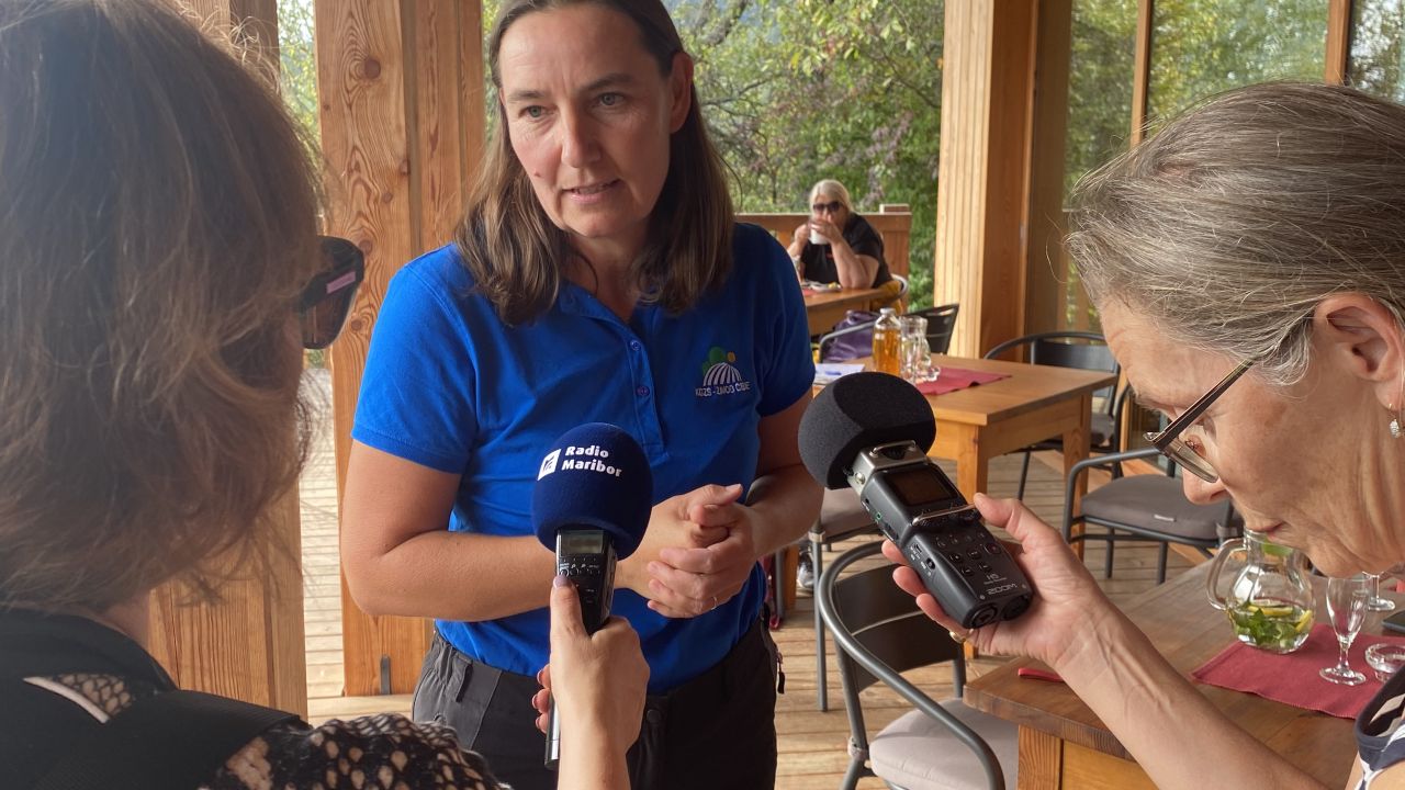 Specialistka za razvoj podeželja na KGZS-Zavodu Celje, Darja Jeriček, je prav tako podala informacije o naložbah na kmetijah ter strokovni podpori koroškim kmetijam.
