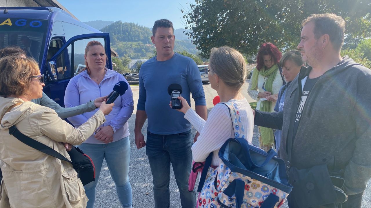 Na kmetiji Klančnik v Podklancu pri Dravogradu sta življenje na kmetiji  predstavila mlada gospodarja Miha in Gabrijela Kogelnik